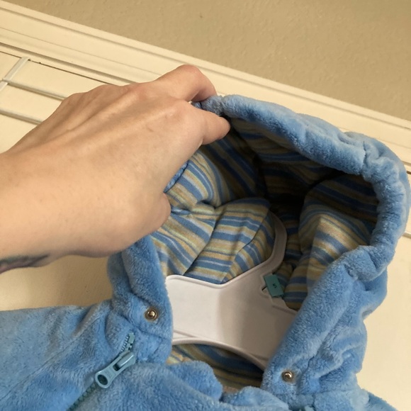 🌞NWOT Carter’s blue Velour Hooded Snowsuit C - Picture 6 of 10